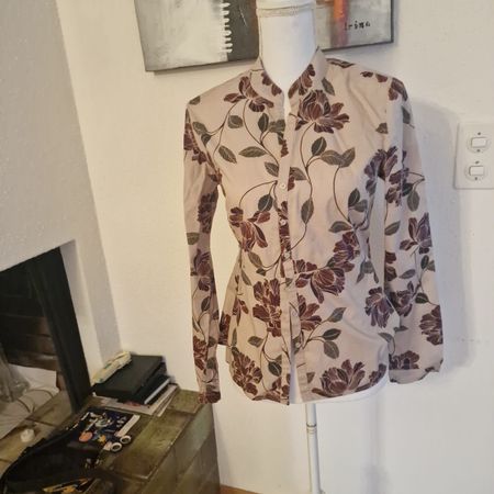 Nile Damenbluse Gr. XS beige Blumenmuster Herbst Winter