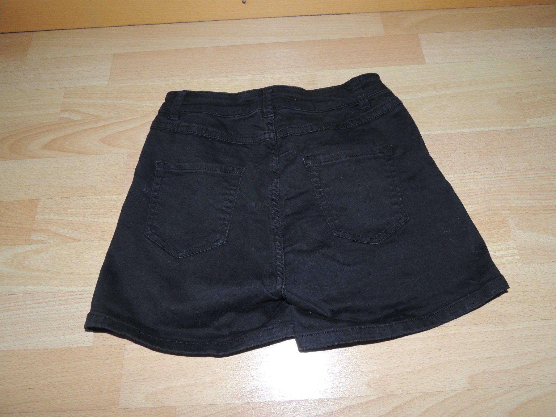 Pantaloni: Kurze schwarze Hose – Usato da Bern venduto da jbern3012 2
