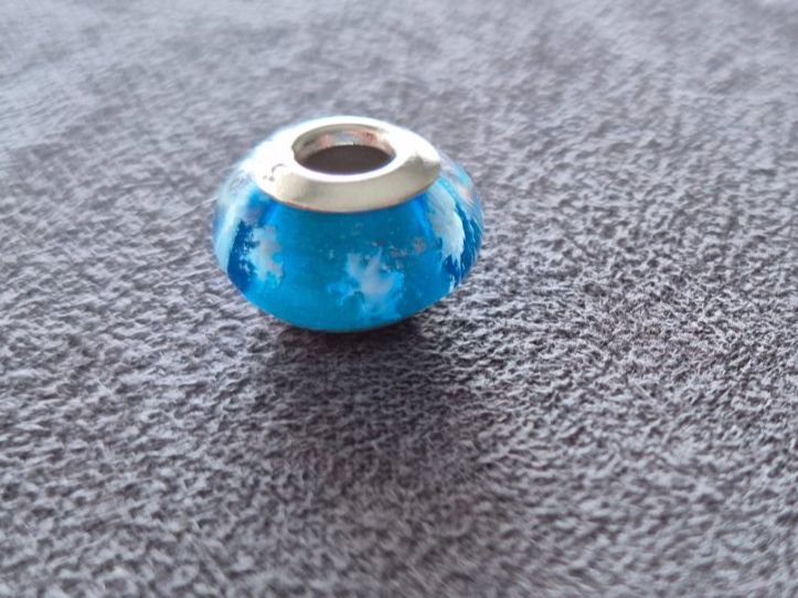 Ciondoli: Charm Kugel hellblau +Garantie – Nuovo (secondo la descrizione) da Rotkreuz venduto da Carbone_Bijou-Shop