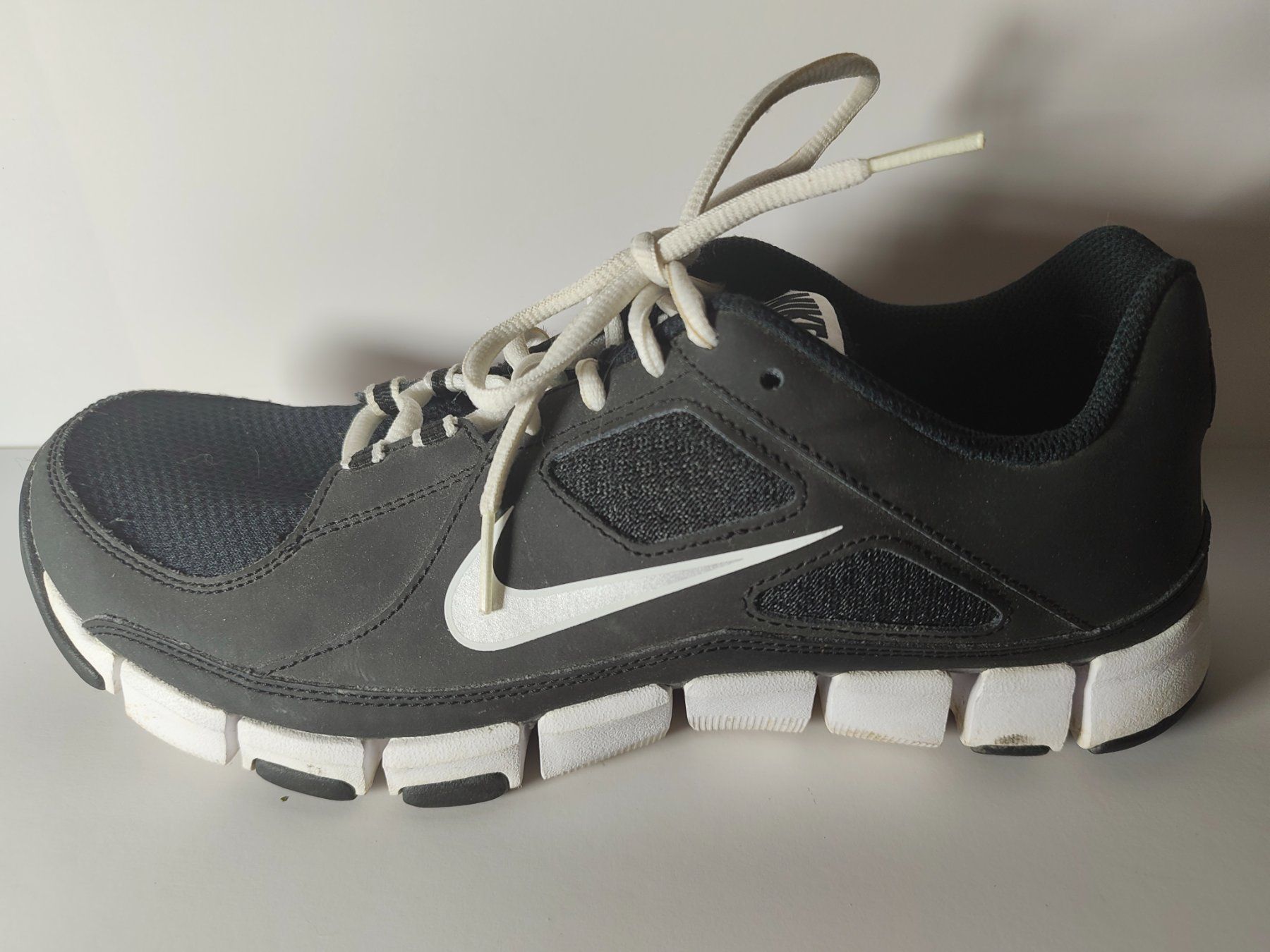 Nike Scarpe da uomo: Nike Flex Show Gr. 43 – Usato da Monthey venduto da 19_karen_84 1