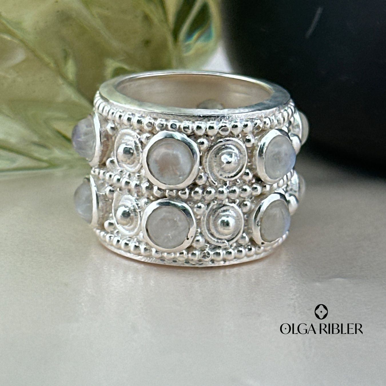 Olga Ribler Anelli: Ornament Ring Mondstein Silber Grösse 58 – Nuovo (secondo la descrizione) da Luzern venduto da Schmuckoutlet 5
