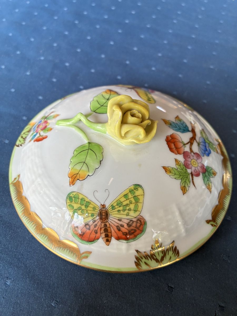 Herend Tassen: Herend - 1 Suppentasse mit Deckel Dekor Victoria  – Gebraucht aus Dornach von Rosengarten 2