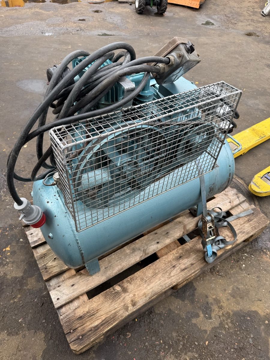 Compressori: Druckluft Kompressor ERA T 16 – Usato da Embrach venduto da embr12 1