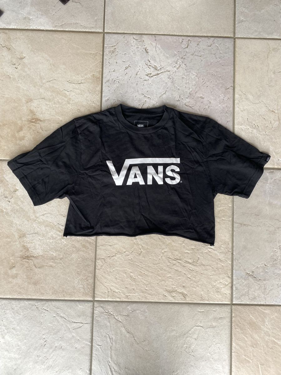 Vans T-shirt: Vans crop shirt – Usato da Bolligen venduto da giu_2gf5