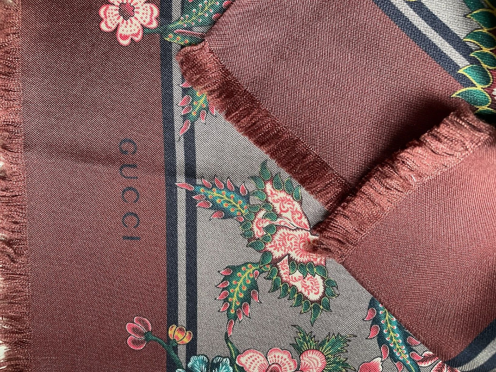 Gucci Foulard & Sciarpe: Orginal Gucci Flora Seidenstola – Usato da St. Gallen venduto da DiesundDas. 4