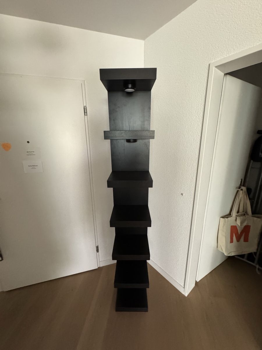 Scaffali: IKEA LACK Regal schwarz mit LED-Beleuchtung – Usato da Zumikon venduto da pirmintrepte 1