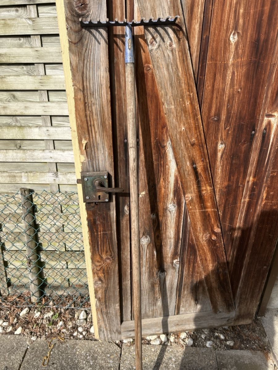 Tutti gli attrezzi: Gebrauchter Gartenrechen / Laub Rechen – Usato da zürich venduto da Julia05