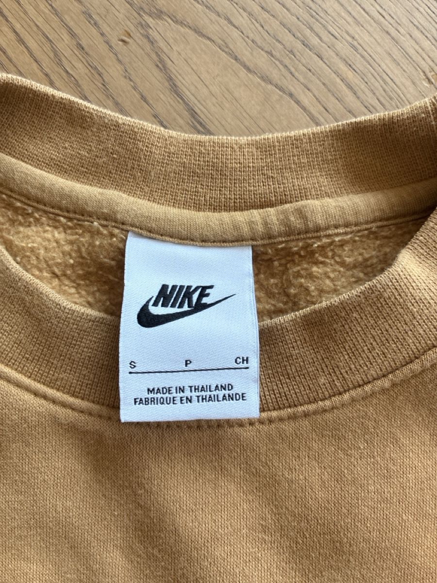 Nike Maglioni & Felpe: Nike Pullover – Usato da Madetswil venduto da lagunabeach 1