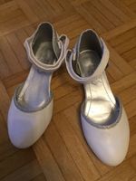 Herzige Neuwertige Sandalen Grösse 31