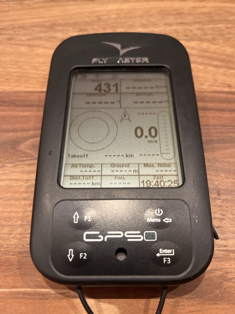 Sport dell'aria & Aquiloni: Flymaster GPS SD Flugcomputer schwarz guter Zustand – Usato da Schübelbach venduto da Senerich