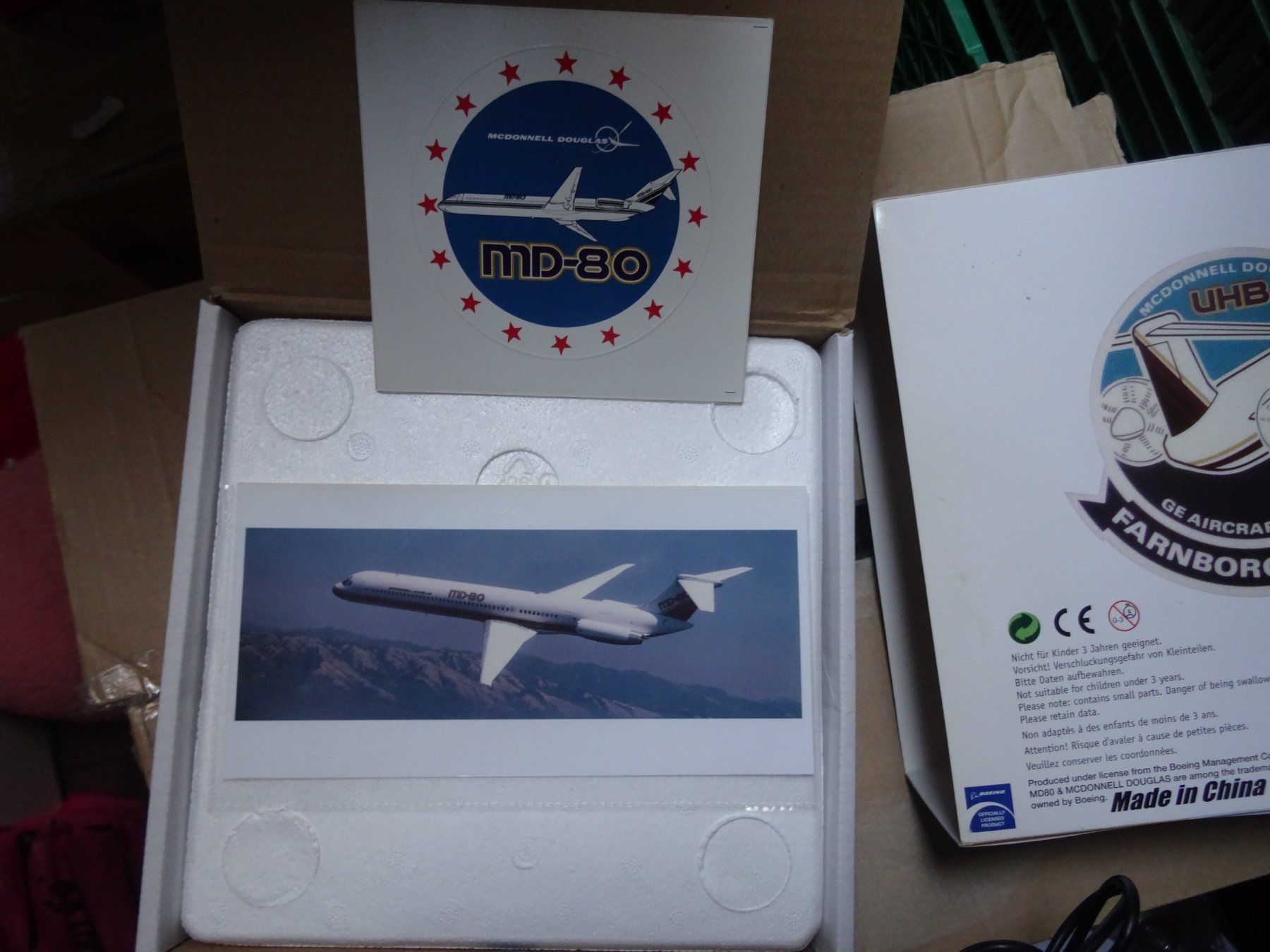 McDonnell Douglas Kit di modellismo & Modellini statici: MCDONNEL DOUGLAS FLUGZEUGMODELL MD-80 1:200 – Usato da Olten venduto da pechsisa1 3