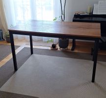 Esstisch Holzplatte mit Metallgestell 