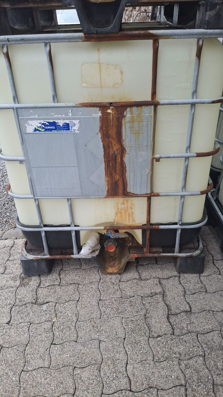 Baucontainer: IBC Container 1000L weiss gebraucht – Gebraucht aus Zuckenriet von baro05