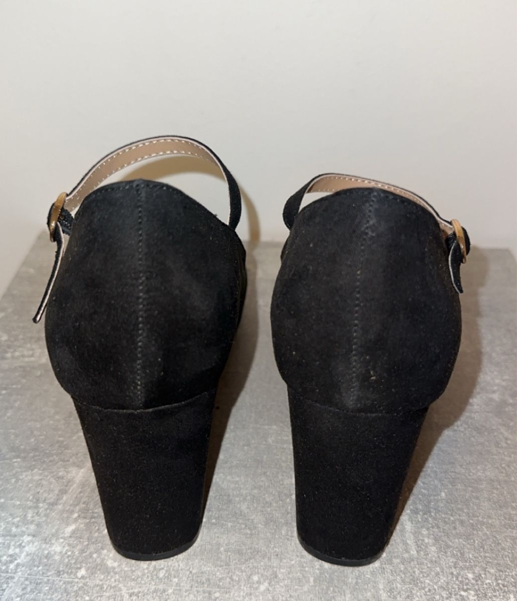 Scarpe da donna: Absatzschuhe schwarz von About You Gr. 40 – Nuovo (secondo la descrizione) da Oftringen venduto da tola19 2