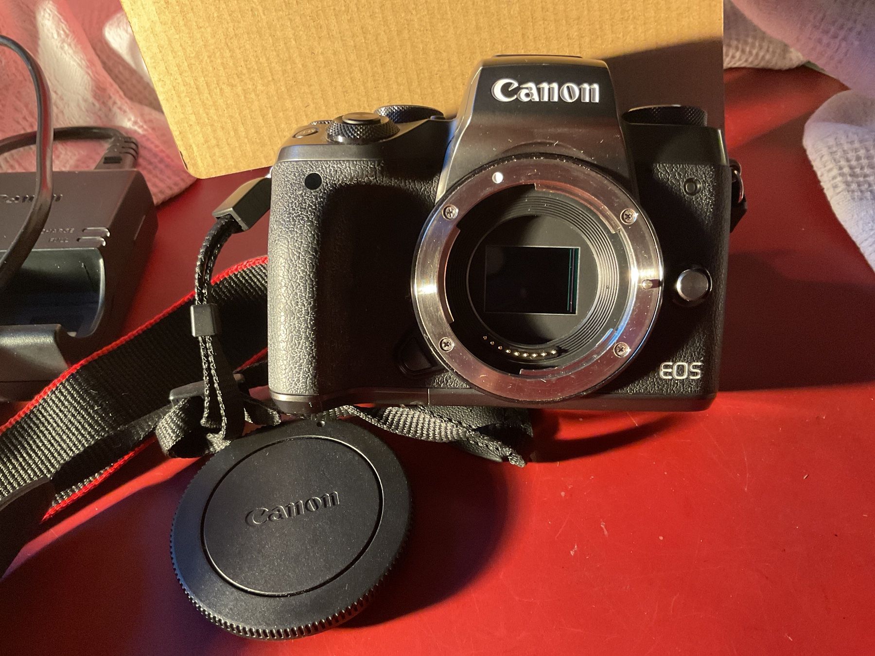 Canon Kamera: Canon EOS M5, neu, nur Body, mit Ladegerät – Neu (gemäss Beschreibung) aus Tecknau von Gluschtikum 7