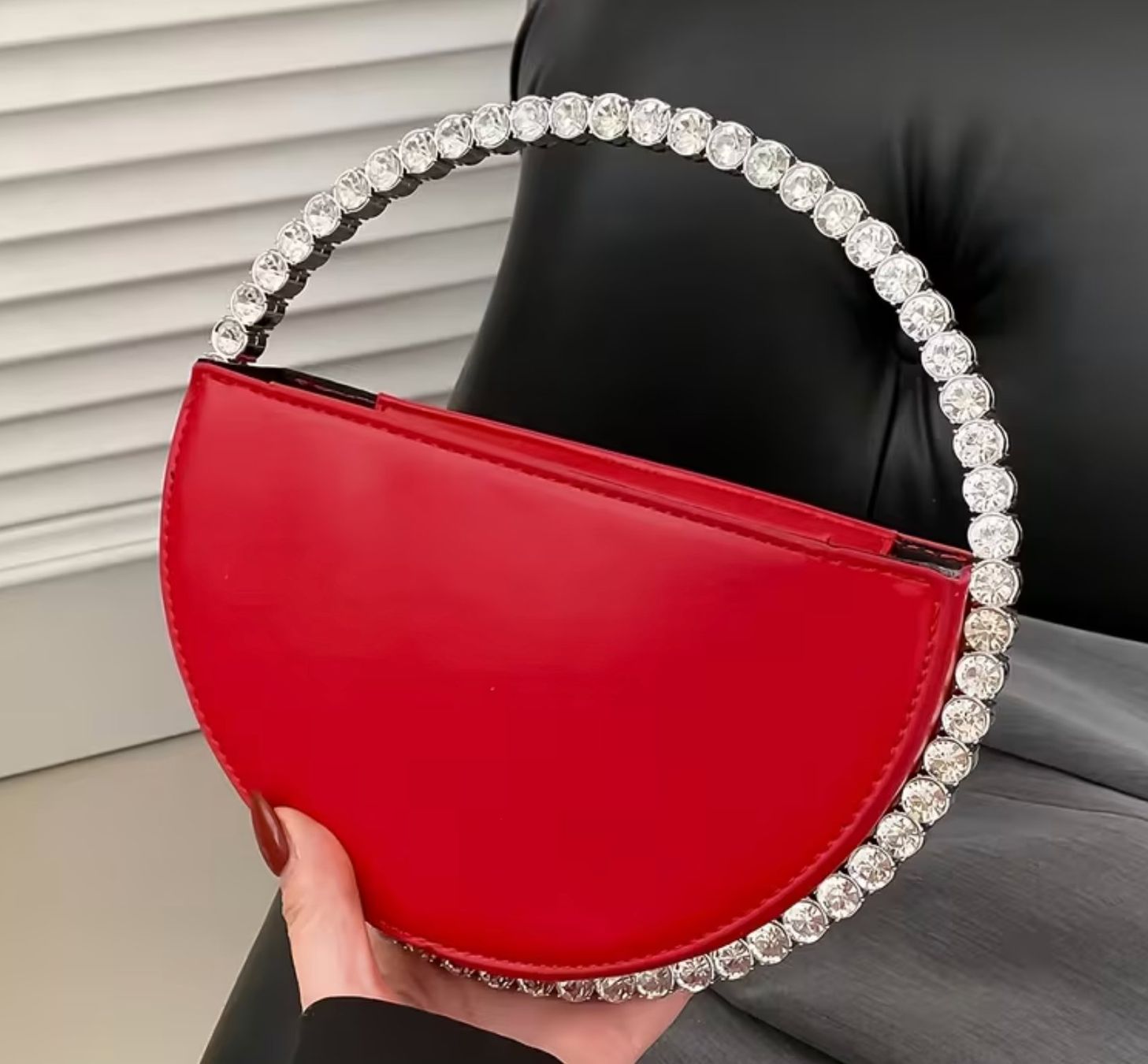 Borse da donna: Elegante Halbmond-Handtasche mit Strassgriff – Nuovo e nell'imballaggio originale da Reinach BL venduto da Deinfashion 5