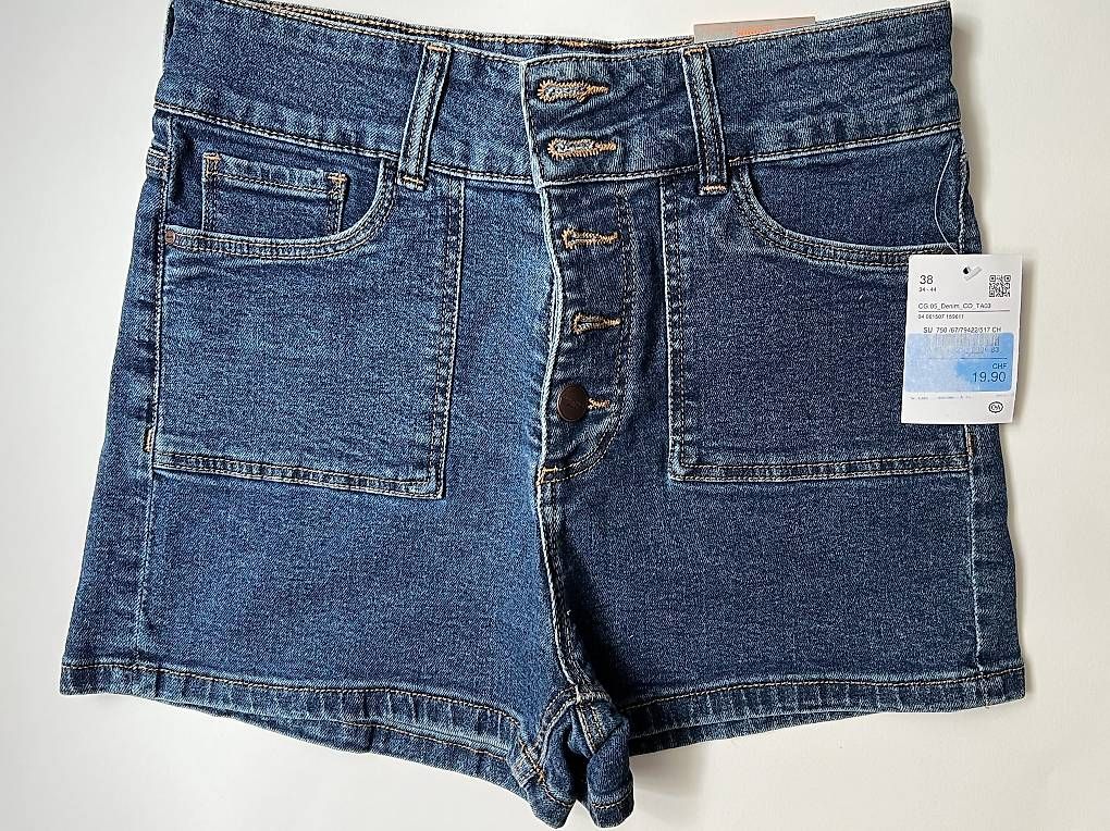 Jeans: High rise Jeansshorts – Usato da Wädenswil venduto da esp_z8tb