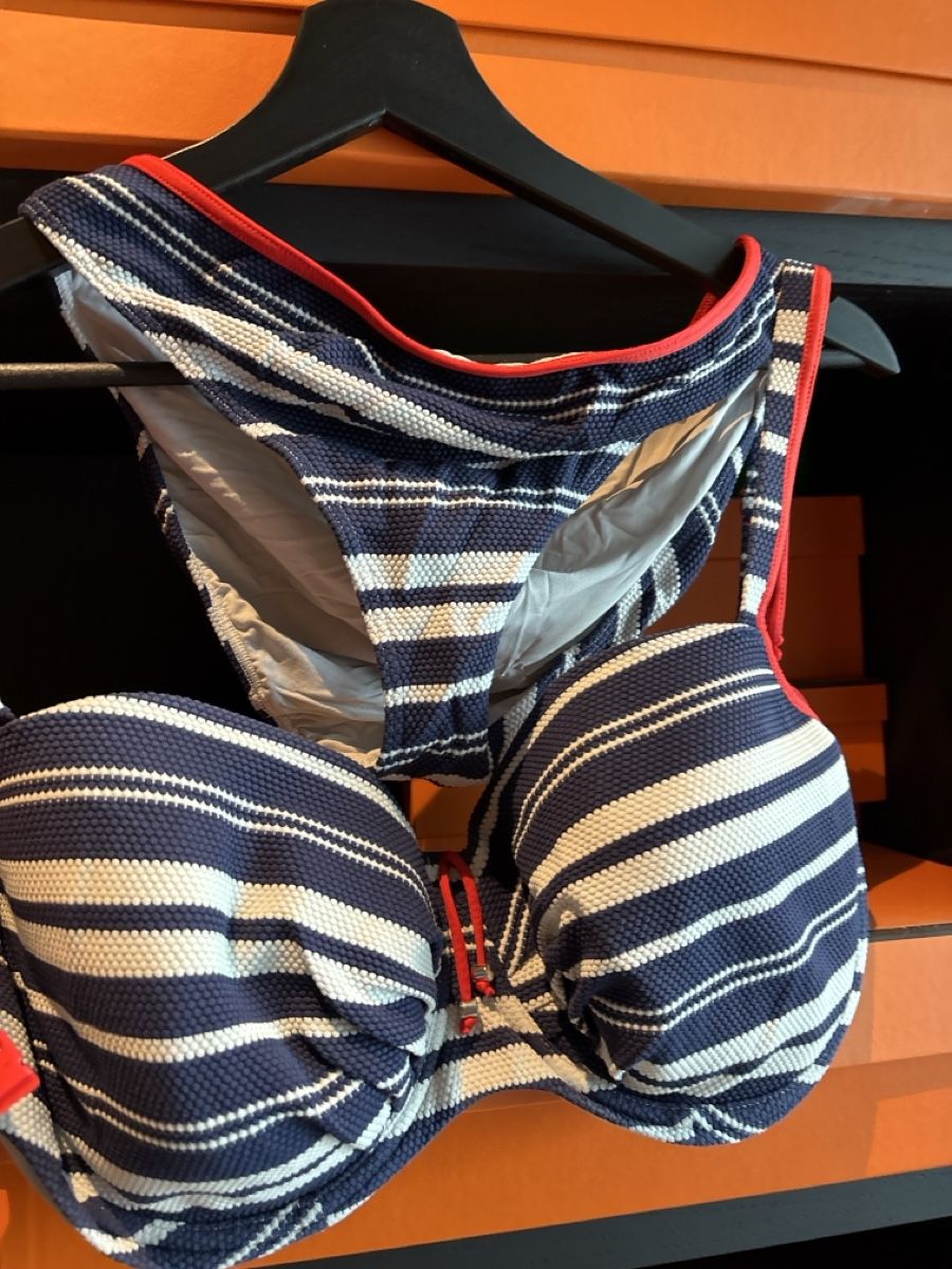 Badekleider & Bikinis: Bikini mit Beach Kleid Größe  40/42 – Gebraucht aus Salenstein von sehrgut 1