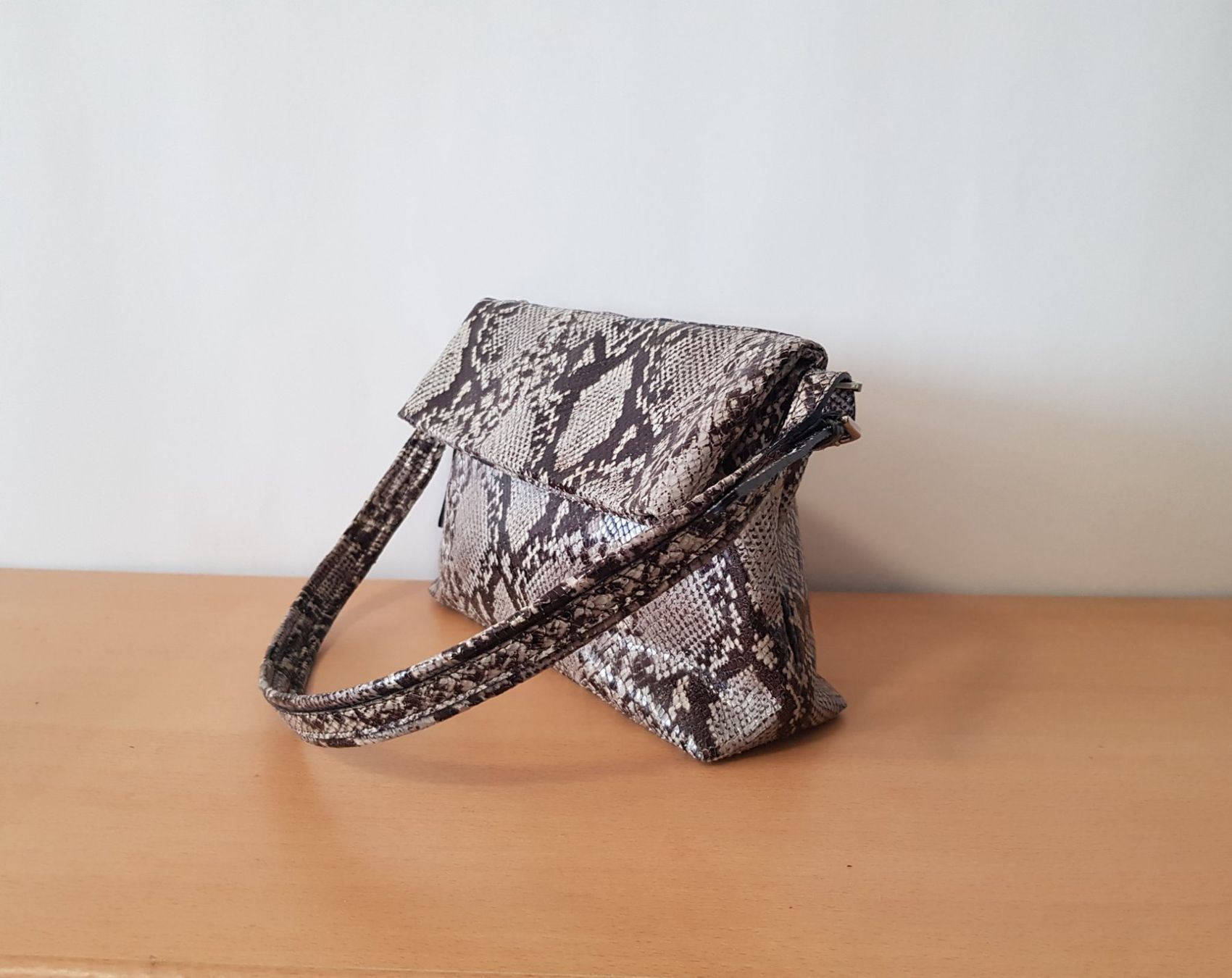 Taschen für Damen: Pollini Ledertasche/Umhängetasche – Gebraucht aus Basel von Birs868 3