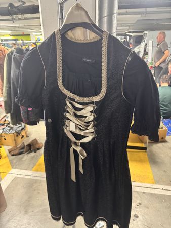 Alpenblume Dirndl, Grösse 44, Schwarz mit Spitze, Top!
