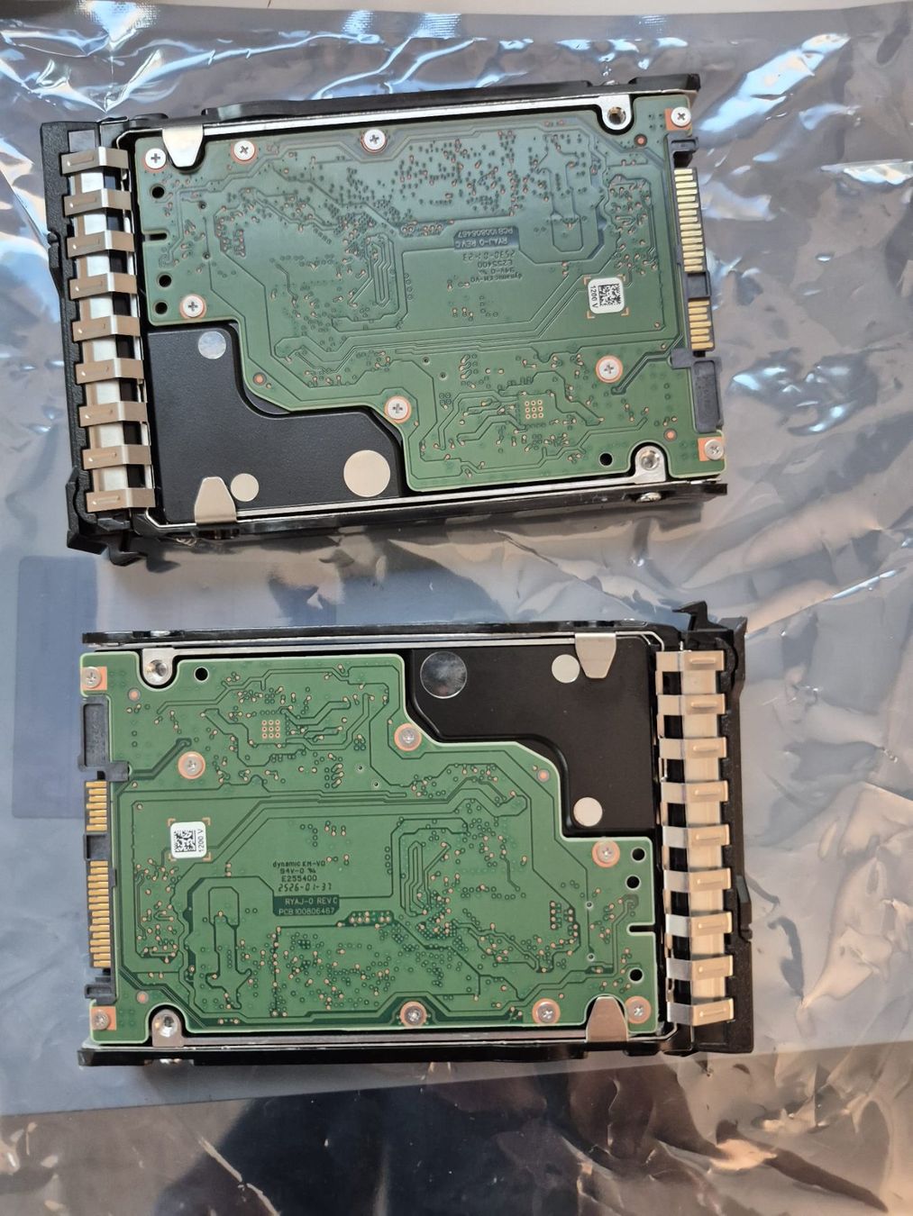 Hewlett Packard Dischi rigidi: HPE P28586-B21 2.5" SAS 1.2 TB – Nuovo (secondo la descrizione) da Wallisellen venduto da jef_s5j8 1