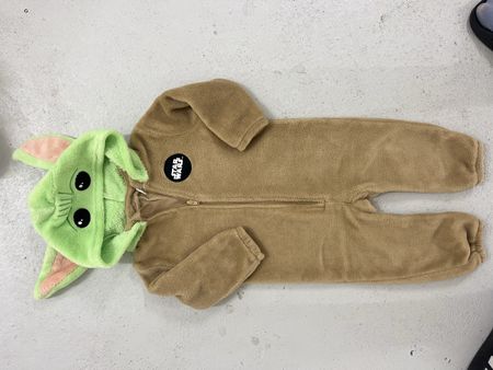 Baby Overall Star Wars Grogu Fleece braun Kapuze Grösse 86