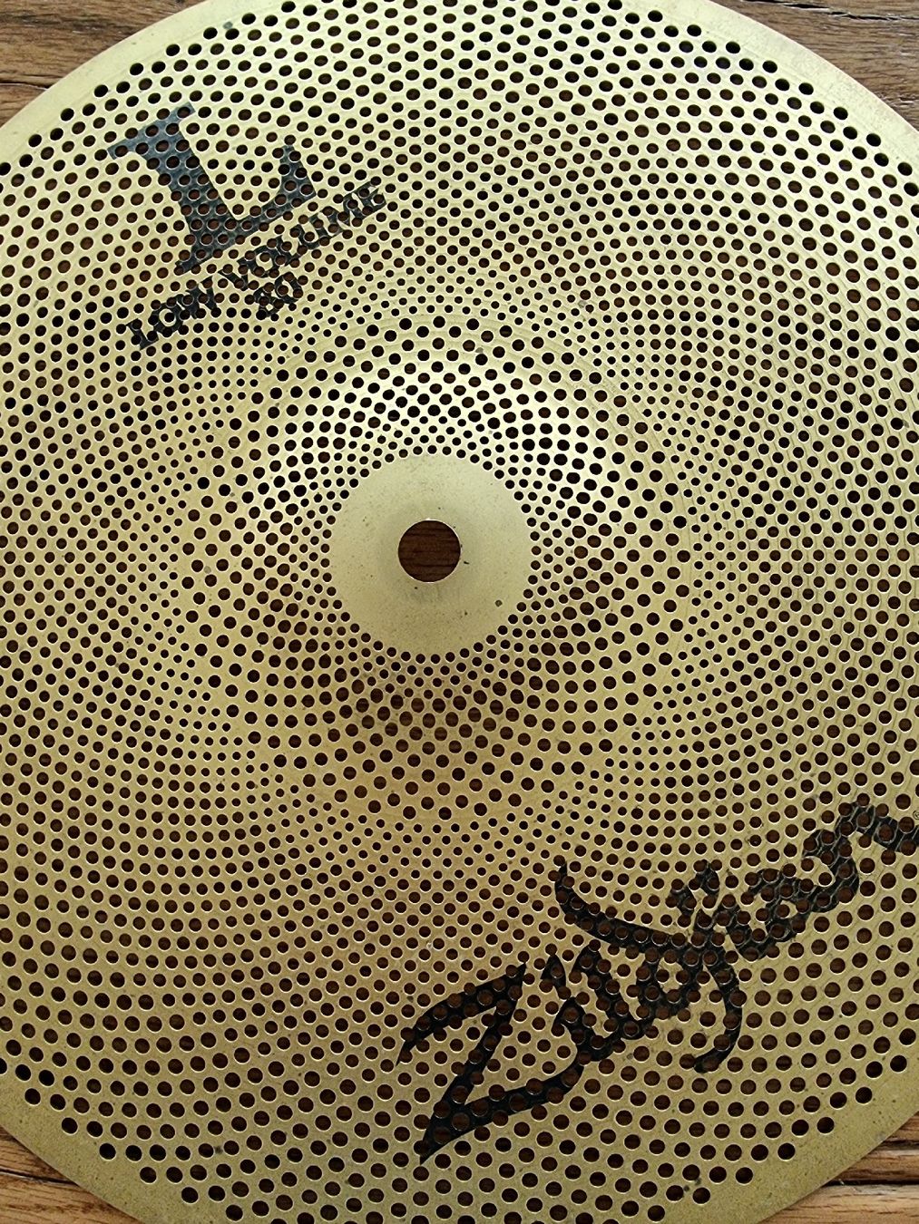 Zildjian Strumenti musicali: ZILDJIAN LOW VOLUME 80 13" CRASH – Nuovo (secondo la descrizione) da Zofingen venduto da Tinpan 2