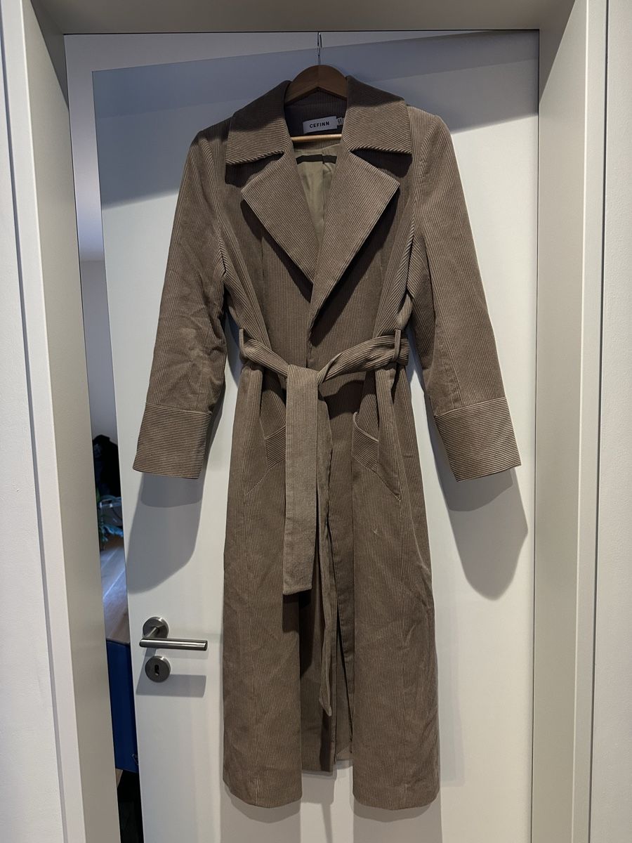 Cappotti: Cefinn beige corduroy coat – Usato da St. Niklausen LU venduto da lau_259n
