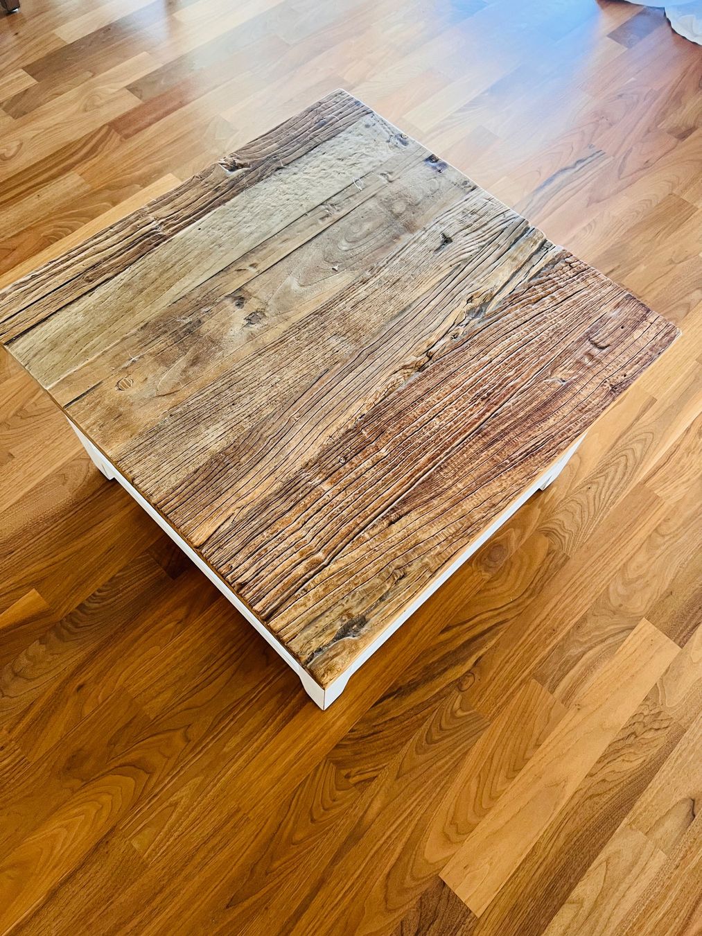 Tables: Salon- oder Club-Tisch aus Holz – D'occasion à Buchrain par ARNA1102 2