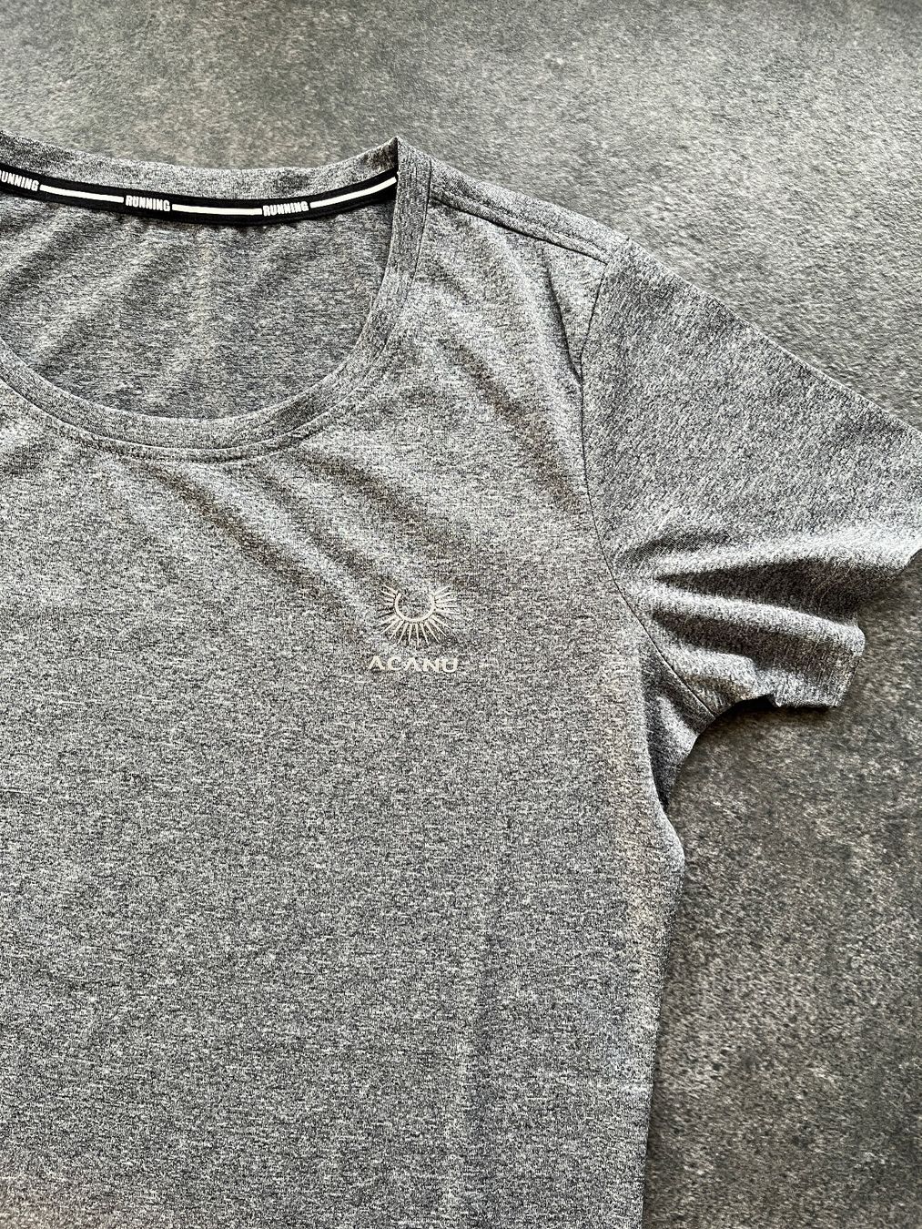 T-Shirts: ACANU Sport T-Shirt - Größe S – Gebraucht aus Kilchberg ZH von Simple.Life 3