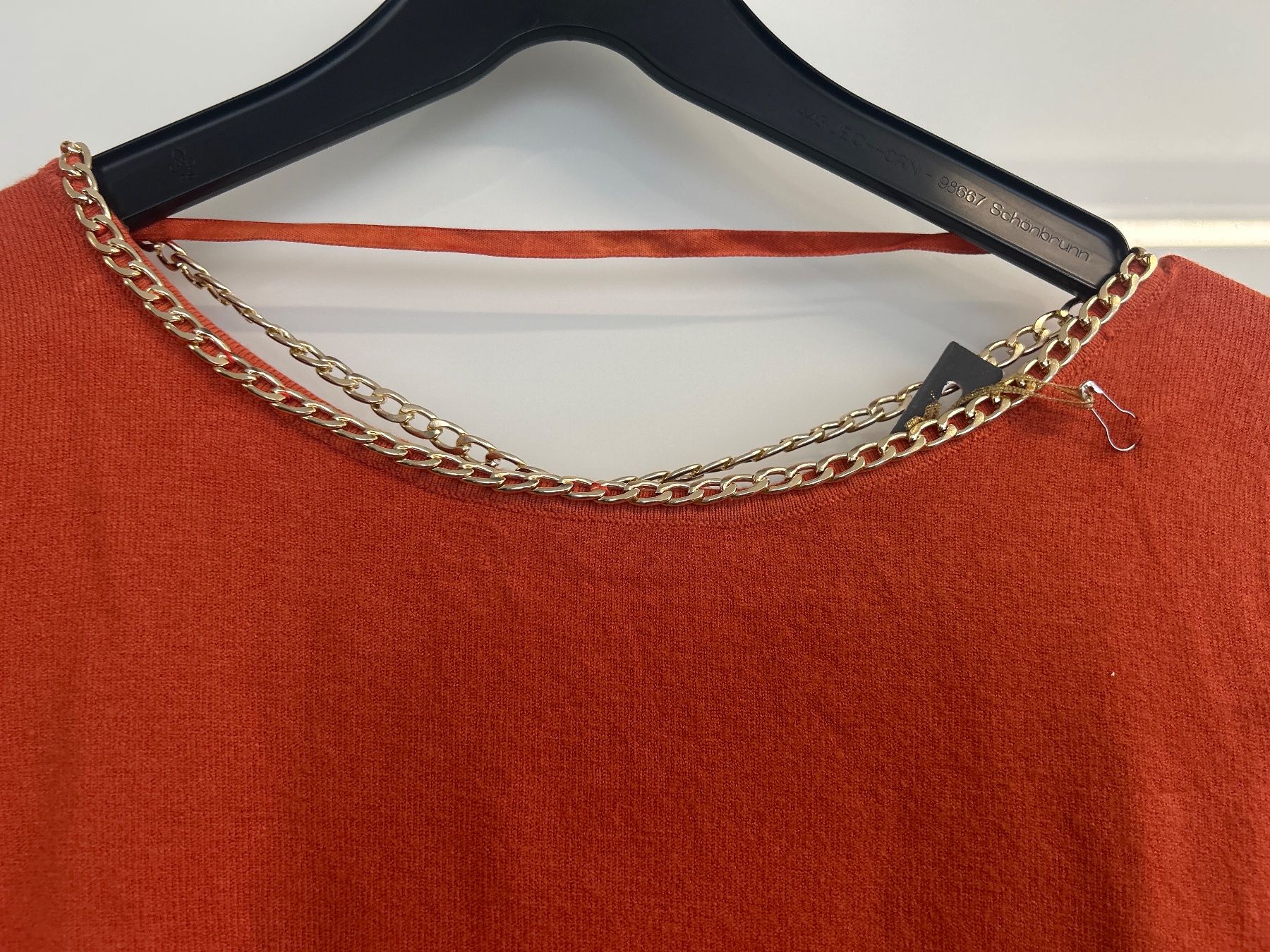 Maglioni & Felpe: Pullover Lang Figurbetont mit Ketten 1 Size Neu – Nuovo e nell'imballaggio originale da Regensdorf venduto da Spyke55 1