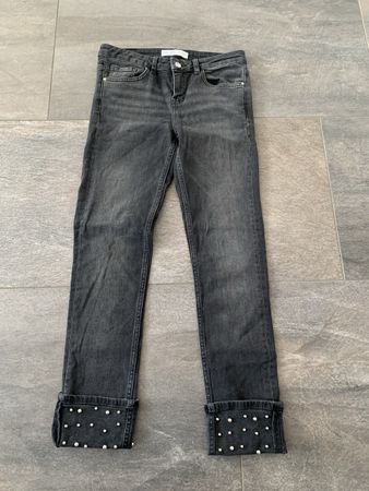 Zara Basic Jeans Gr. 36 mit Perlen ab Fr. 10.-