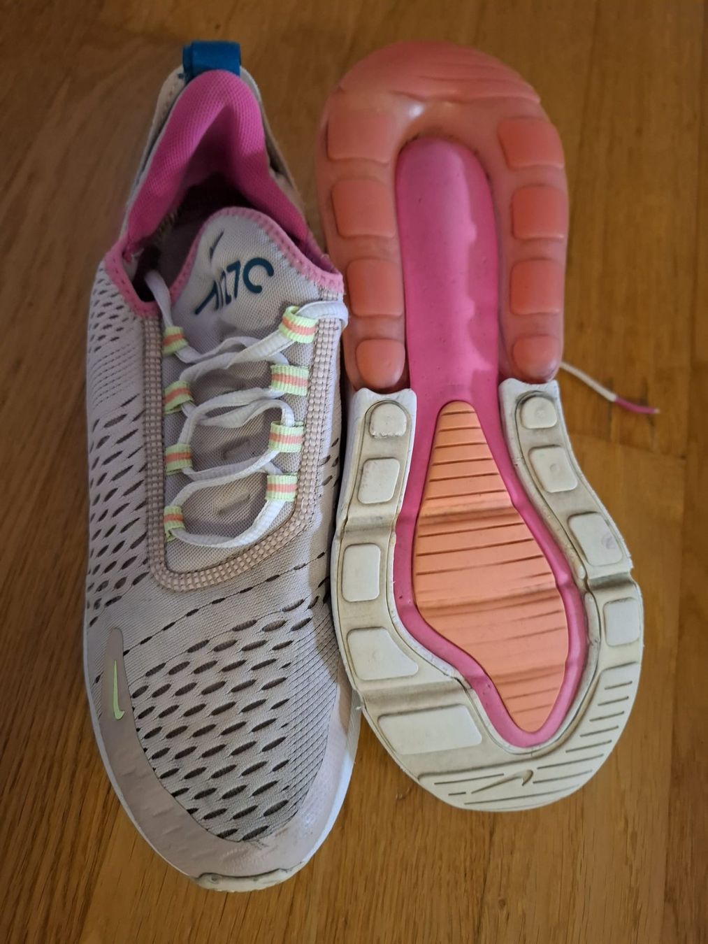 Nike Scarpe da donna: Nike 270  Gr. 40,5 – Usato da Sursee venduto da Ventiduese 1
