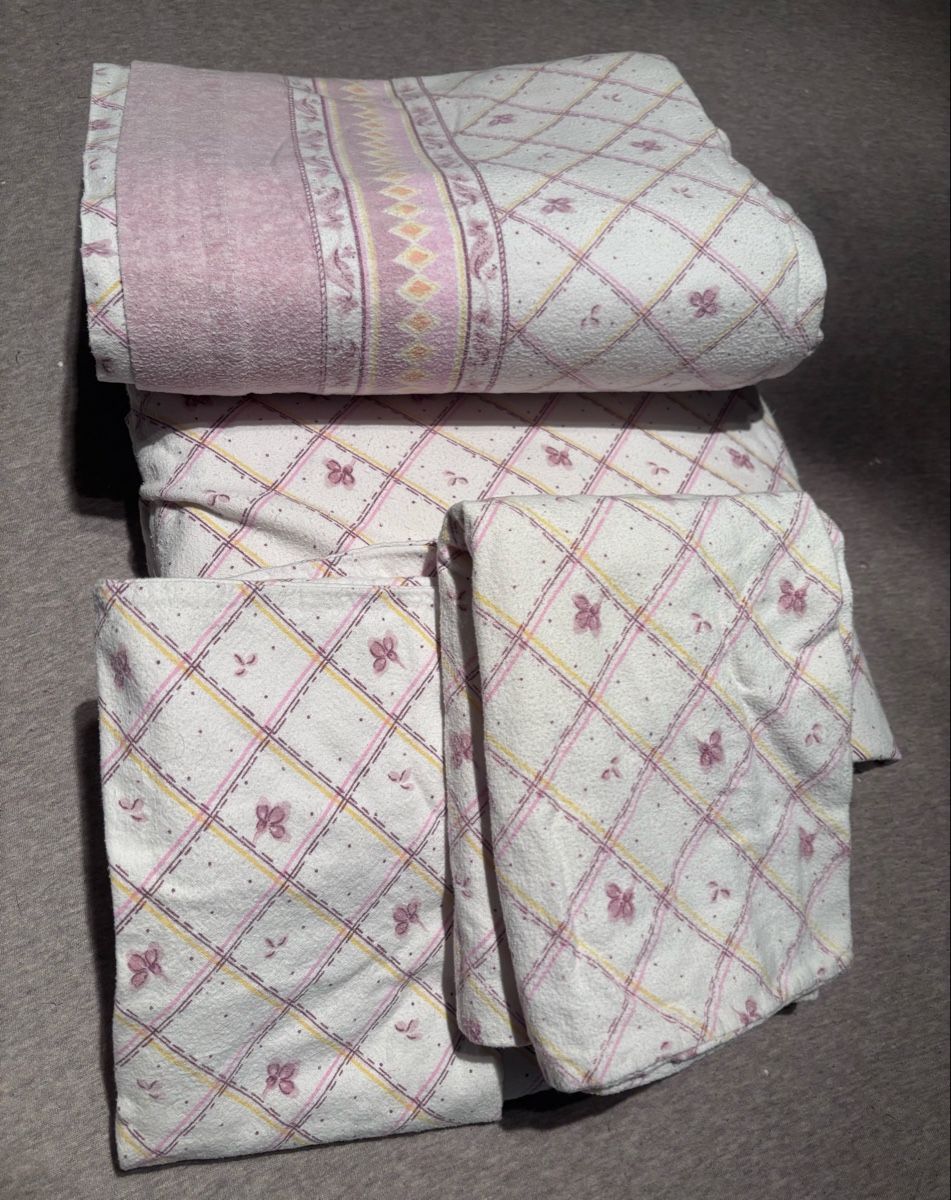 Biancheria da letto: Parure de lit en flanelle – Usato da Salgesch venduto da ago_th8v 1
