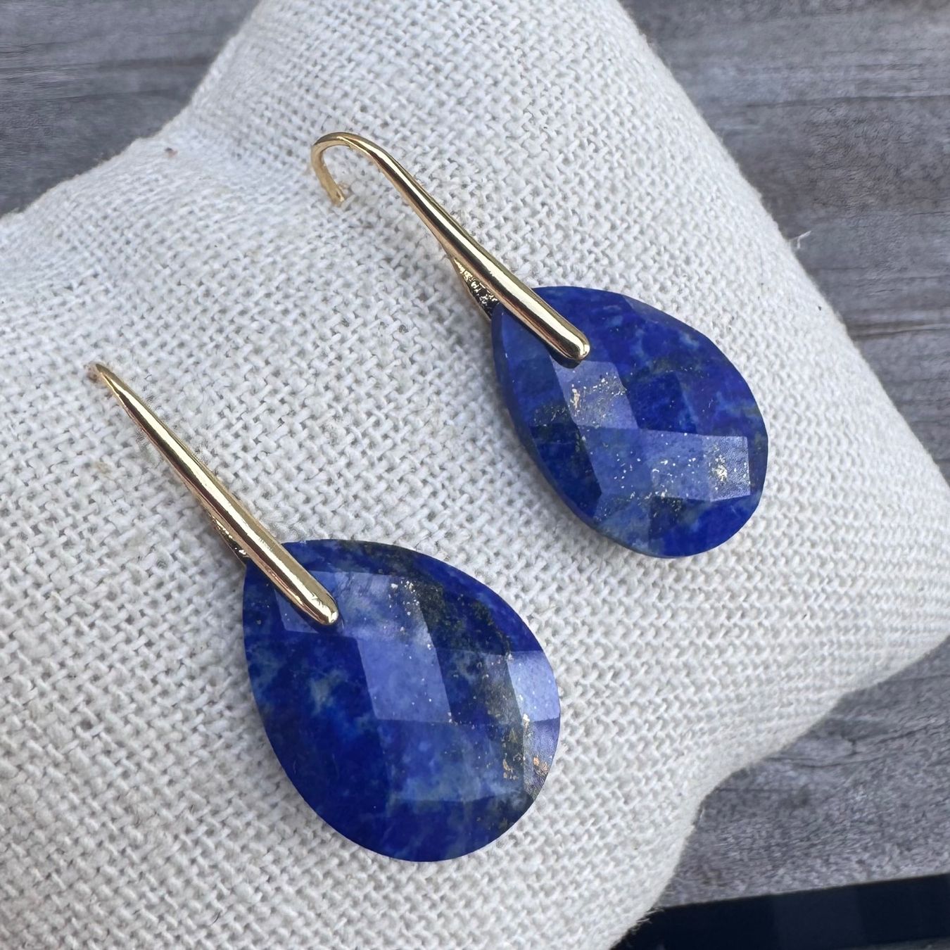 Orecchini pendenti & Orecchini a lobo: Edle Lapis Lazuli Ohrhänger vergoldet – Nuovo e nell'imballaggio originale da Rombach venduto da Ivreajewels 1