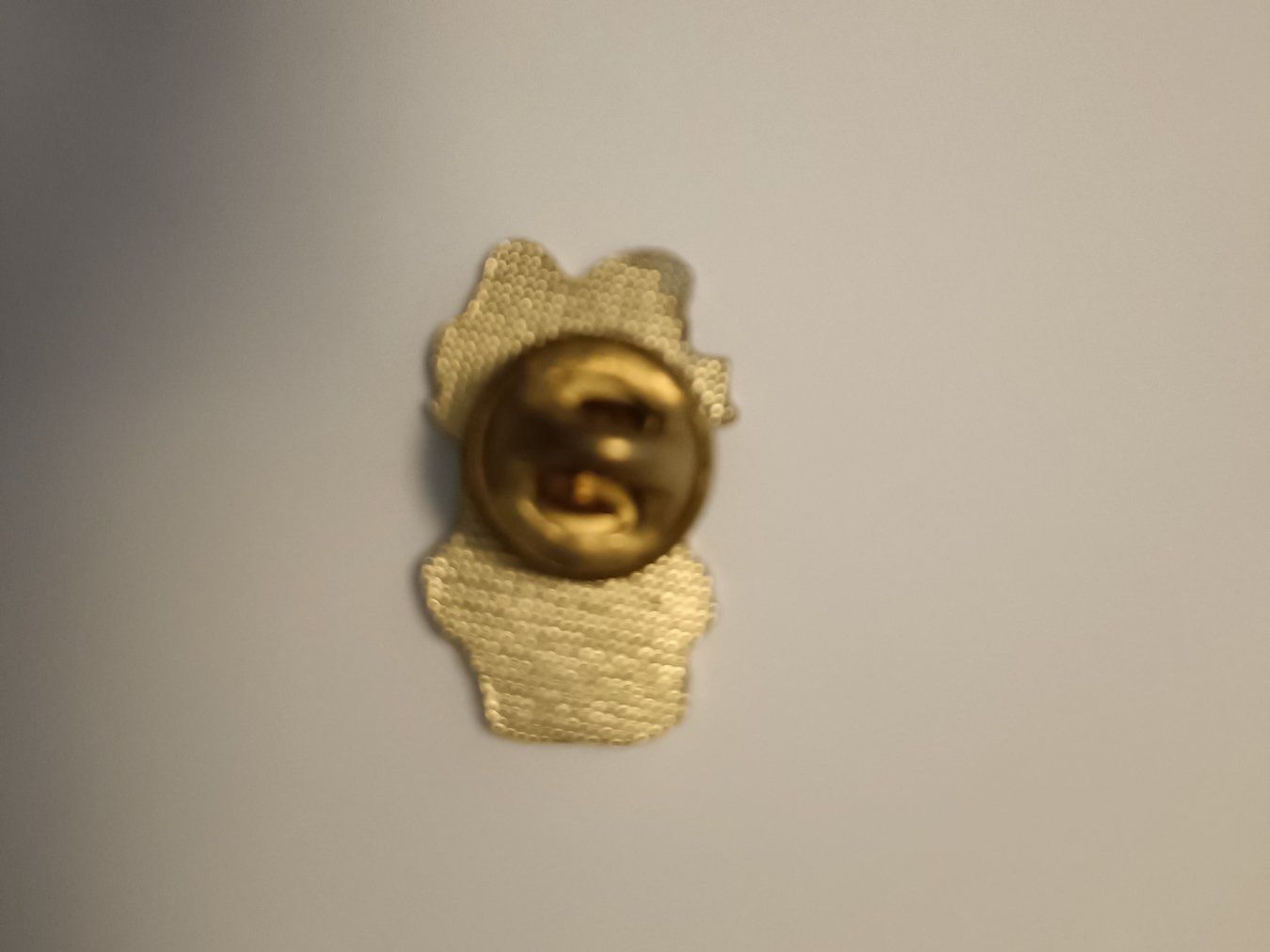 Plaketten & Abzeichen: Pin süsse Cartoon Figur - Box 31 – Gebraucht aus Köniz von Pinscollect 1