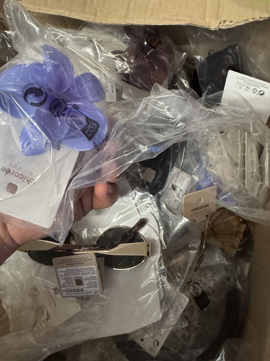 Altri gioielli: Lot Schmuck & Brillen neu voller Karton  – Nuovo (secondo la descrizione) da Schlieren venduto da Freundlich02 5