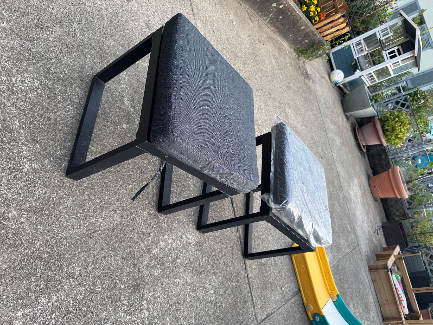 Set di tavolo e panche: Moderne Garten-/Terrassenlounge – Usato da Brugg AG venduto da Milee07 2