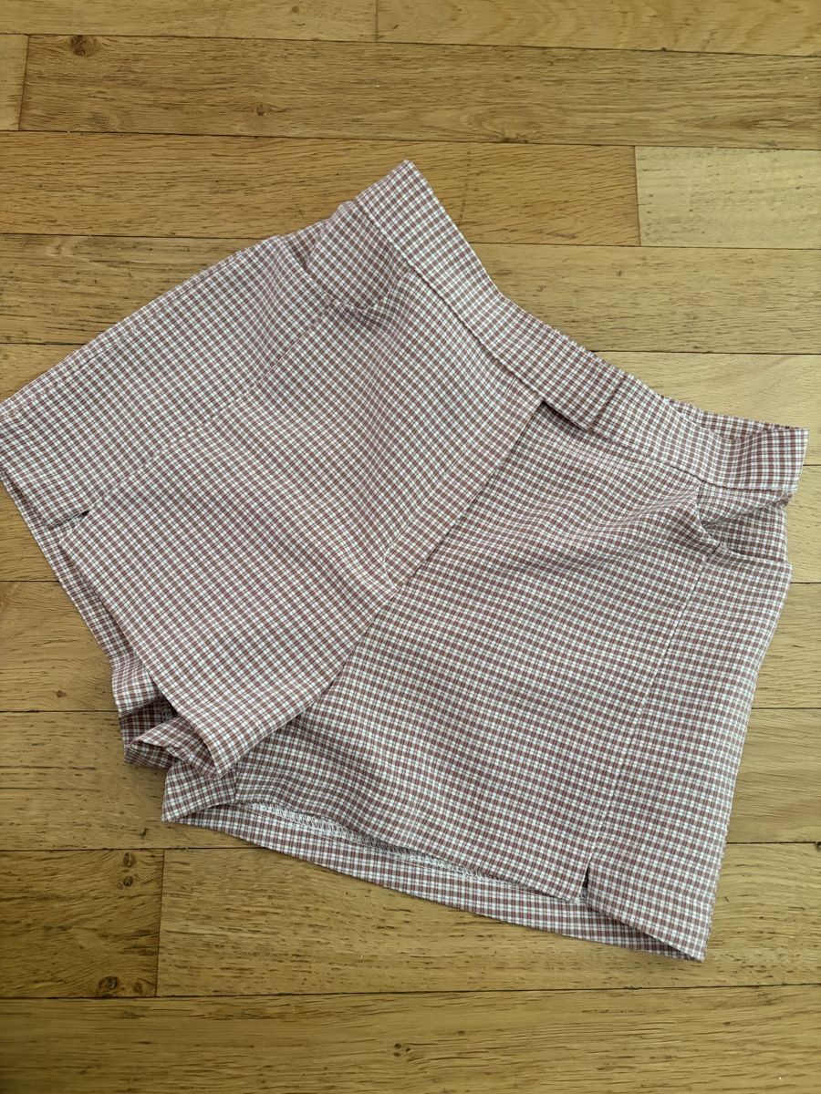 Hosen: Short carreaux rose/blanc élastique - Taille S – Gebraucht aus Martigny von O96