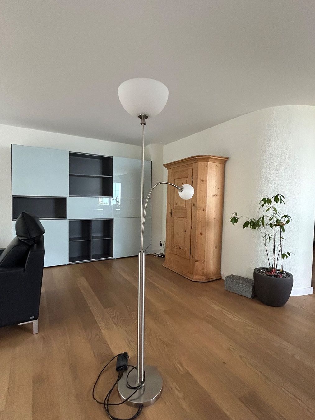 Lampade: Schöne Stehlampe – Usato da Seuzach venduto da Parasolmountain 1