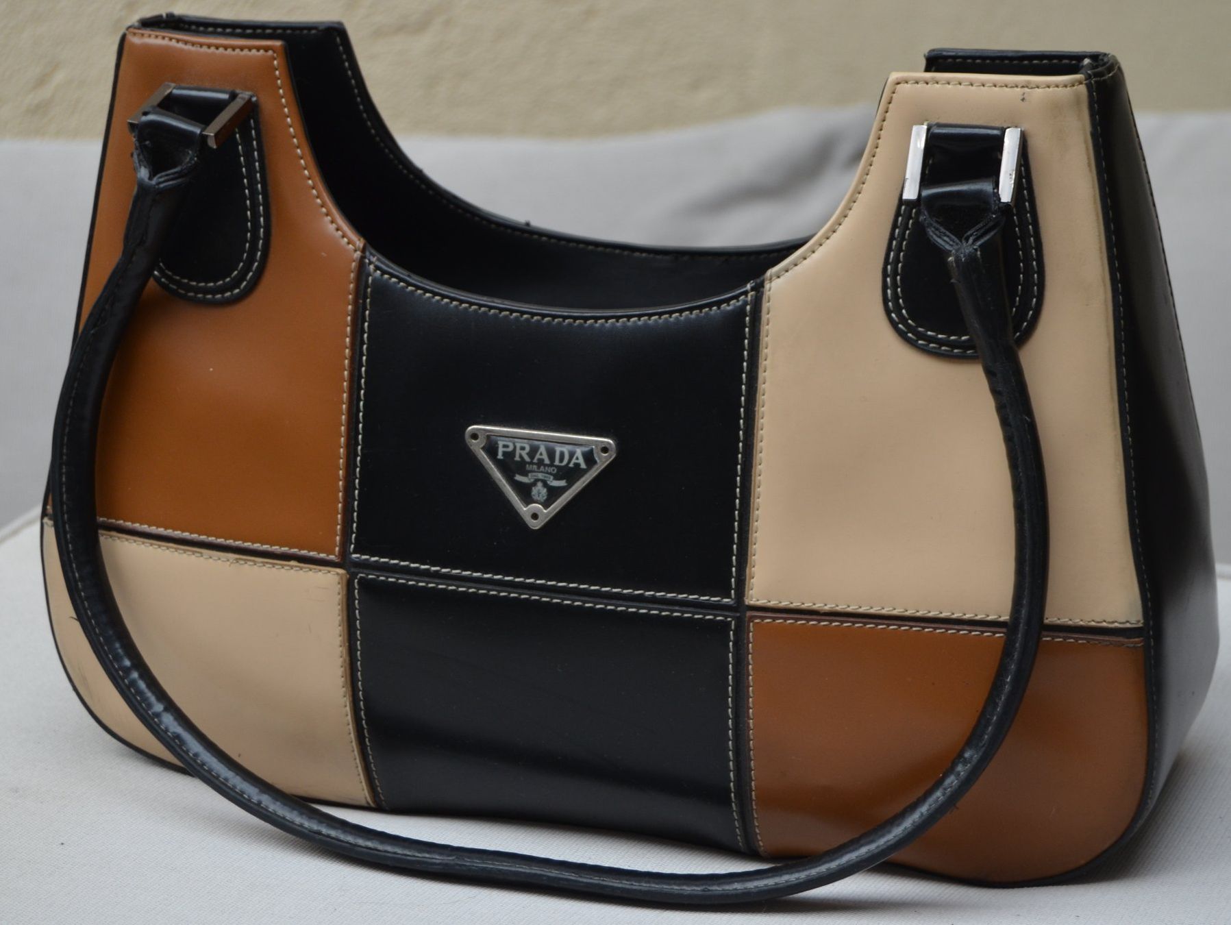 Prada Taschen für Damen: Prada Tasche / sac – Gebraucht aus Collonges von arashee 5