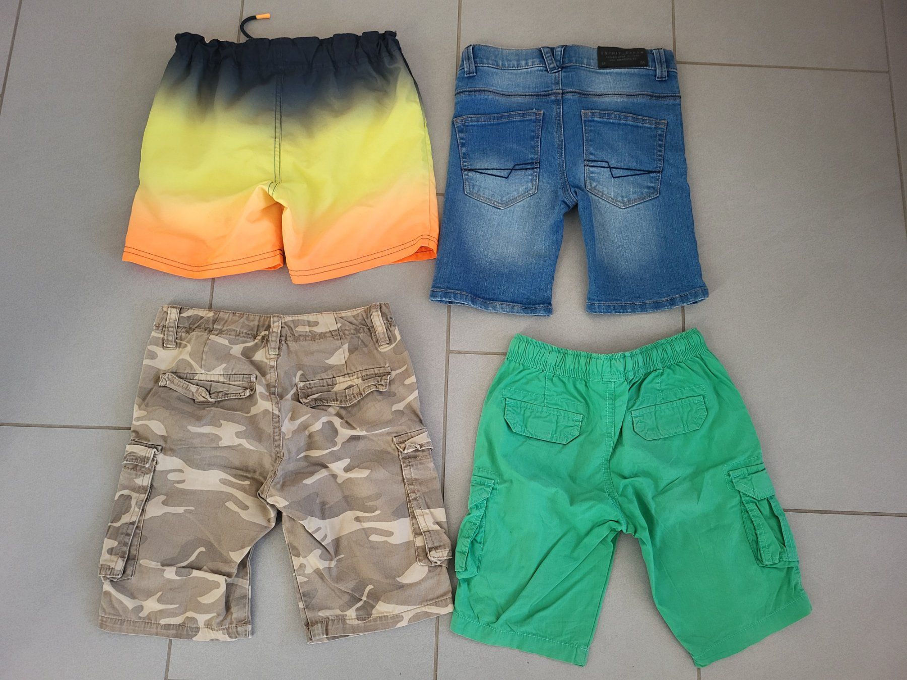 Pantaloni: Shorts kurze Hose gr. 110 116 – Usato da Boswil venduto da i12i 1