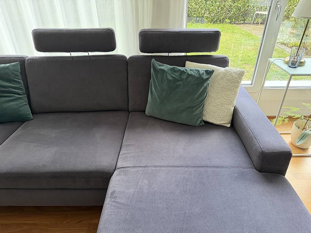 Sofas: Ecksofa mit Schlaffunktion und Bettkasten, grau – D'occasion à Igis par Eva_gemella 1