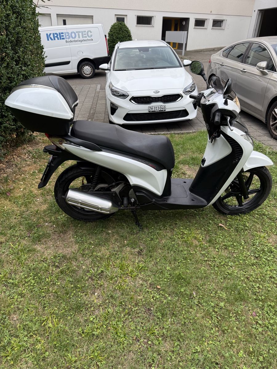 Honda Scooters: HONDA SH 125 CC – Defekt aus Winterthur von Fabio_46 7