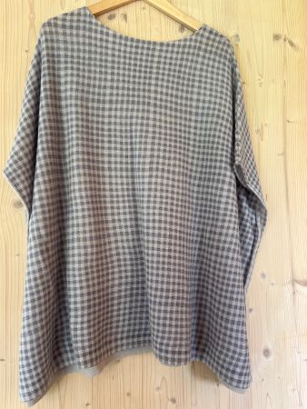 Wunderschöner Poncho Pullover *Hemisphere* feinste Wolle
