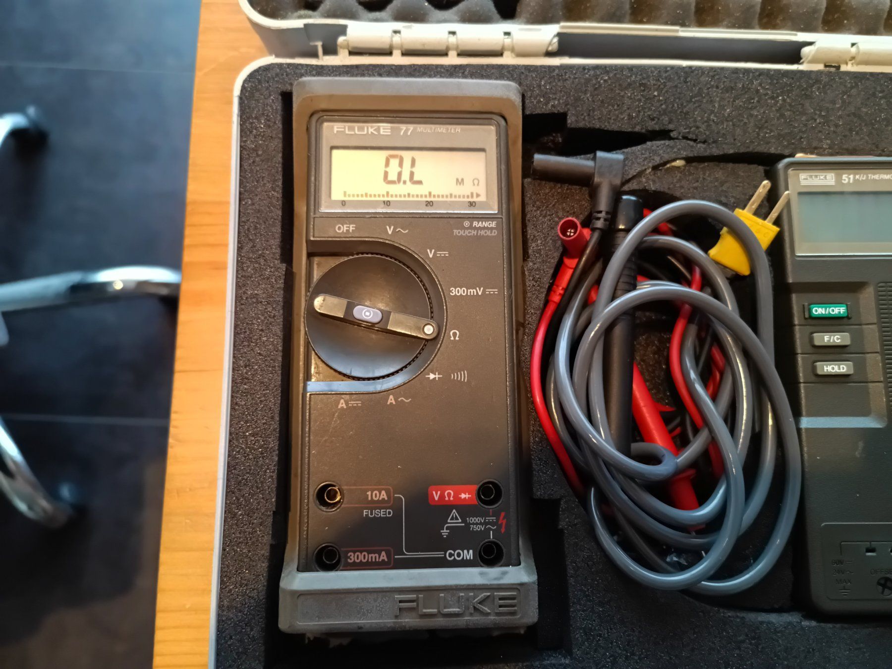 Fluke Messen: Fluke 77 Multimeter + Fluke 51 Thermometer im Koffer – Gebraucht aus Bertschikon (Gossau, ZH) von SJLPHI 2