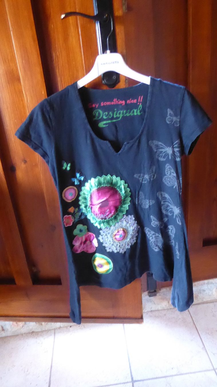 Desigual T-shirt: Lässiges Long Tshirt Gr 40 Desigual – Usato da Sargans venduto da Benziner