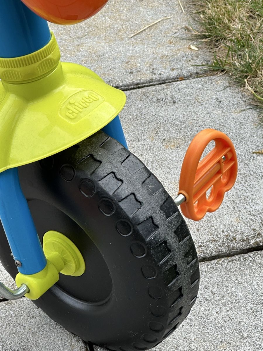 Chicco Véhicules pour enfants: Süsses Chicco Dreirad mit Schubstange – D'occasion à Esslingen par mar_78x2 4