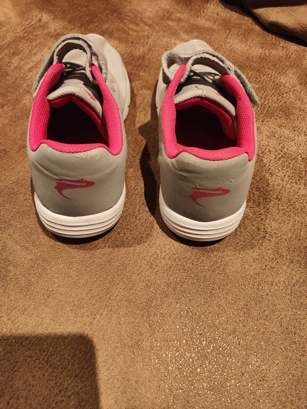 Scarpe per ragazze: Kinder Sneakers – Usato da Boswil venduto da Mige8912 2