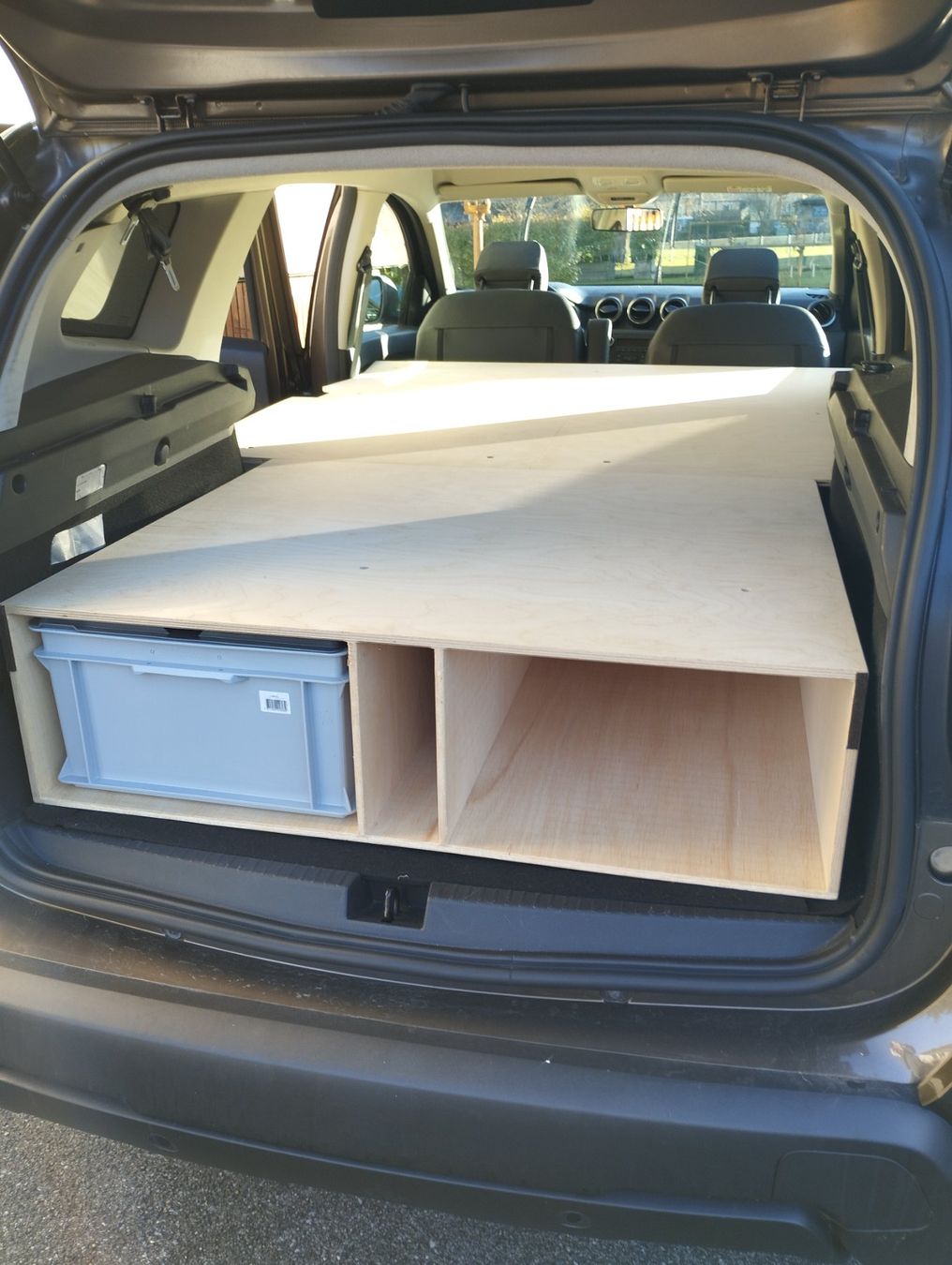 Accessori per altri veicoli: Campingbox für Dacia Duster – Usato da Matten b. Interl venduto da goldfisch024